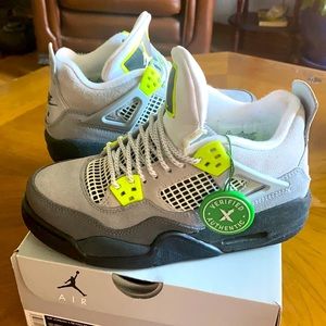 COPY - Air Jordan Retro 4 SE (GS) Neon